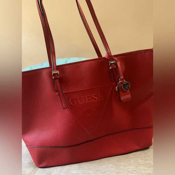 GUESS RED LARGE SHOULDER BAG - Picture 1 of 3